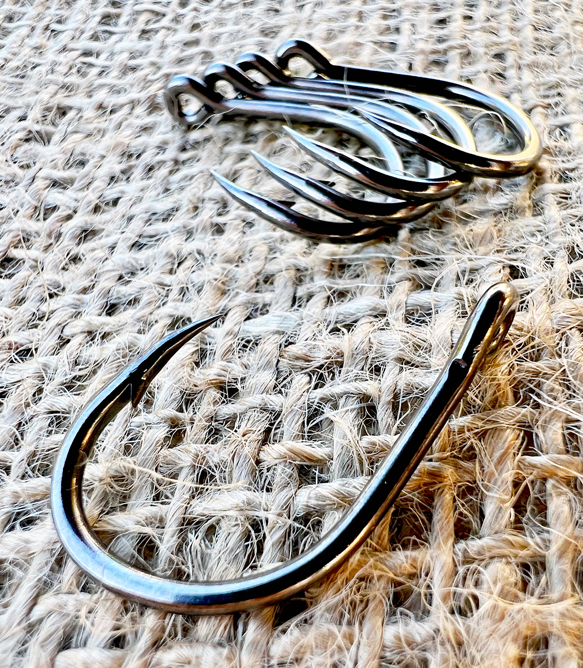 Busiri Offset Flyline Hook - Slick and Strong Design for Yellowtail